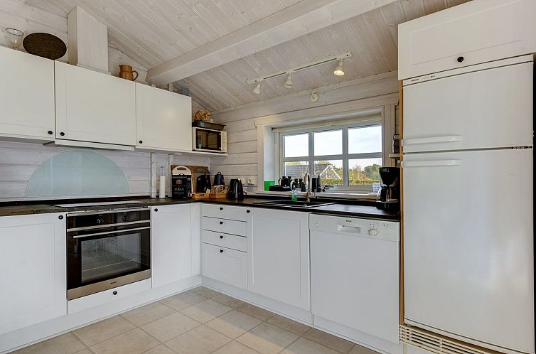 Vakantiehuis "Ruusu" - 300m from the sea