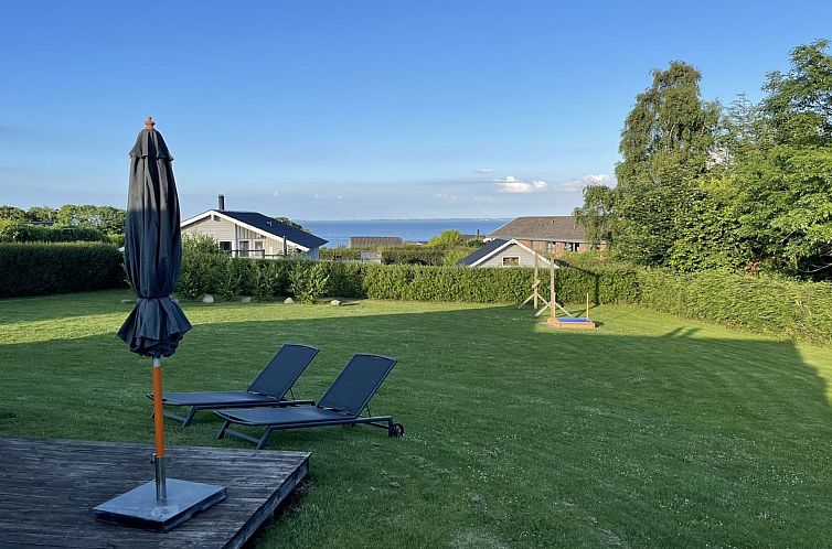 Vakantiehuis "Bessi" - 200m from the sea