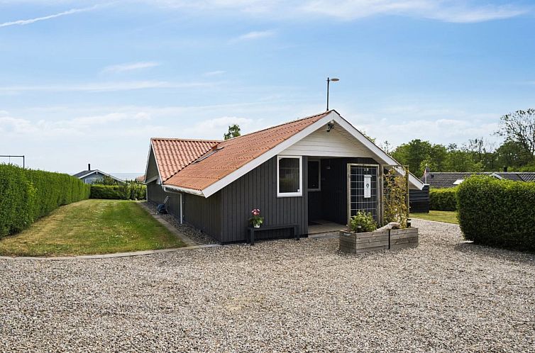 Vakantiehuis "Bessi" - 200m from the sea