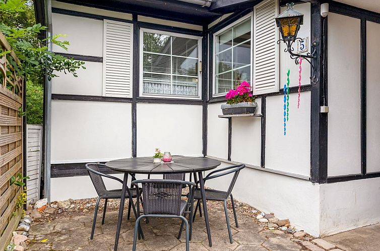 Vakantiehuis "Annica" - 150m from the sea