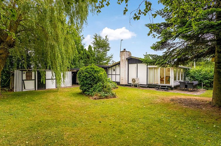 Vakantiehuis "Annica" - 150m from the sea