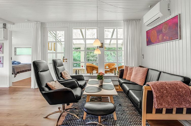 Vakantiehuis "Annica" - 150m from the sea