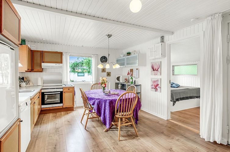 Vakantiehuis "Annica" - 150m from the sea