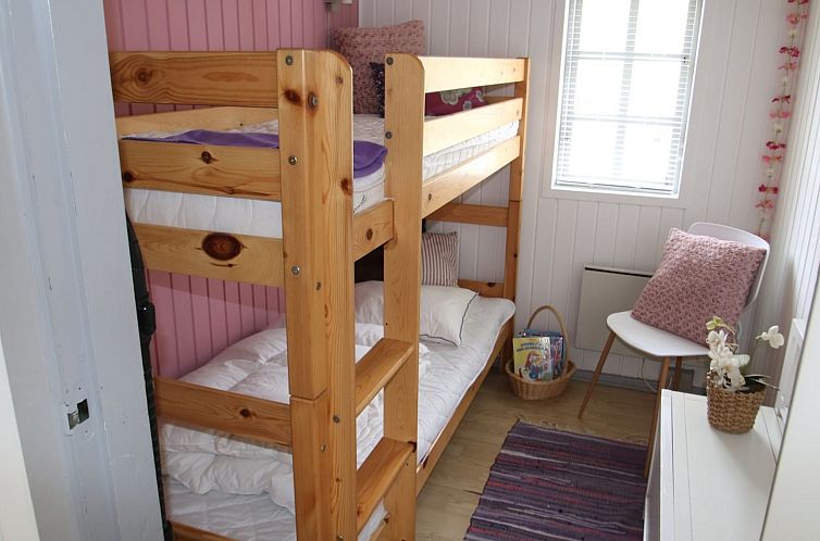 Vakantiehuis "Zuhra" - 680m from the sea