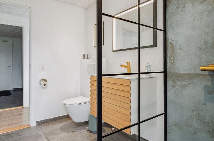 Vakantiehuis "Danika" - 650m from the sea