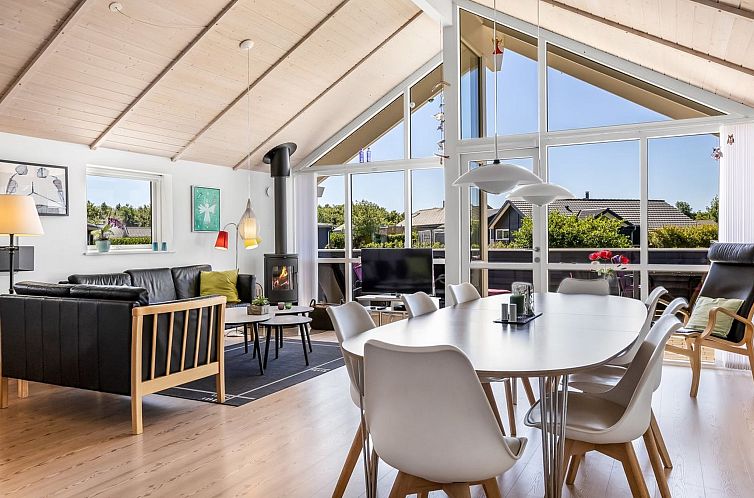 Vakantiehuis "Danika" - 650m from the sea