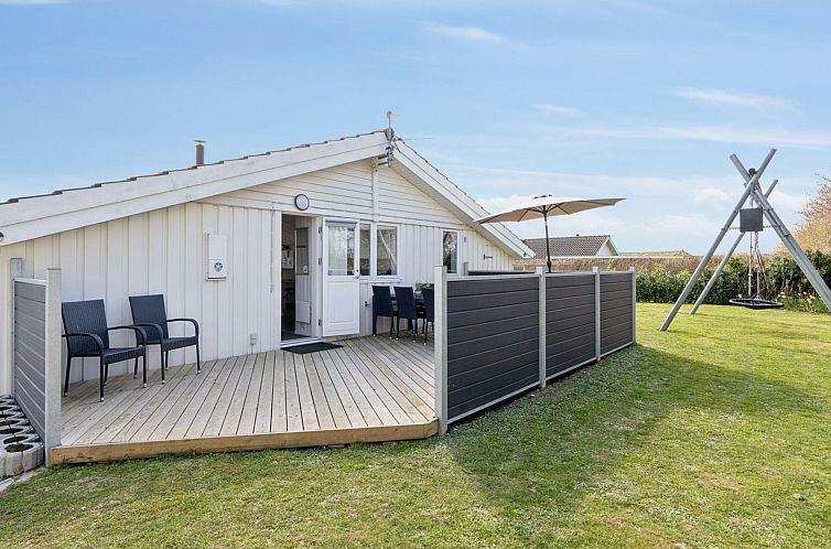 Vakantiehuis "Tjakko" - 700m from the sea