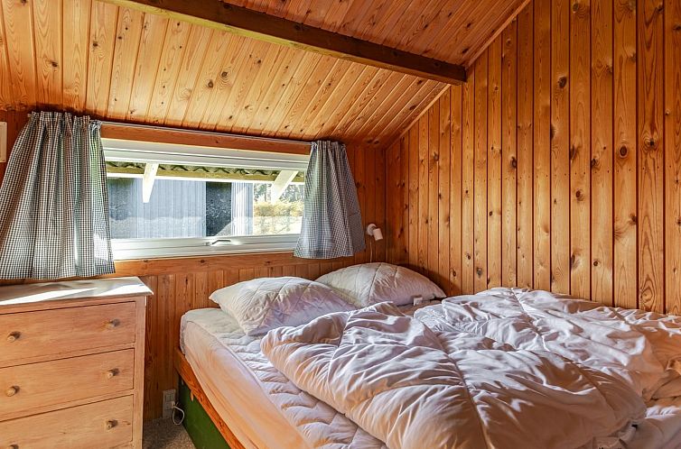 Vakantiehuis "Tjakko" - 700m from the sea
