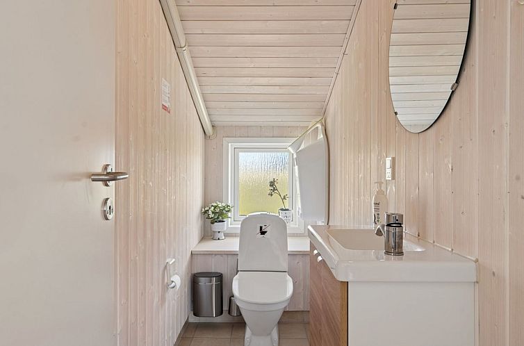 Vakantiehuis "Tjakko" - 700m from the sea