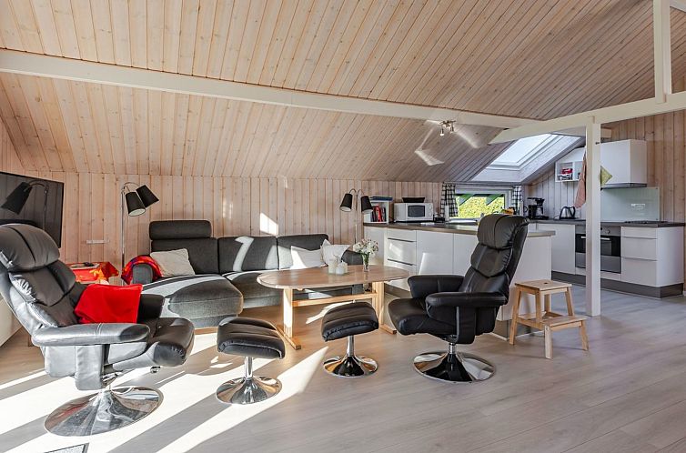 Vakantiehuis "Tjakko" - 700m from the sea