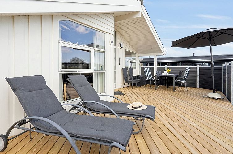 Vakantiehuis "Tjakko" - 700m from the sea