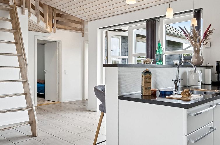 Vakantiehuis "Hakan" - 900m from the sea