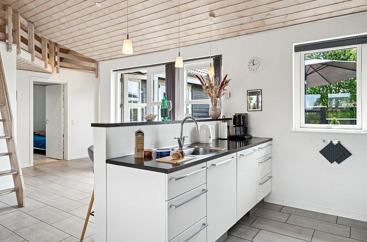 Vakantiehuis "Hakan" - 900m from the sea