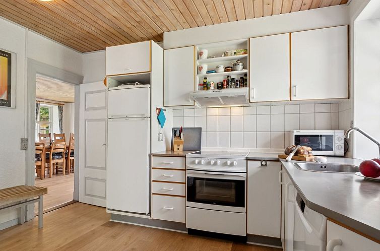 Vakantiehuis "Ilja" - 400m from the sea