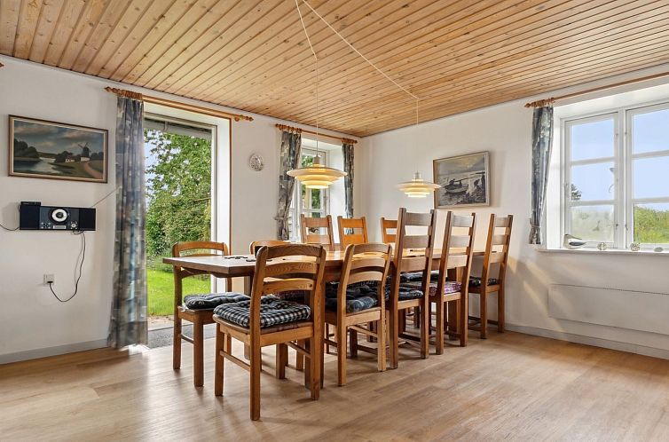 Vakantiehuis "Ilja" - 400m from the sea
