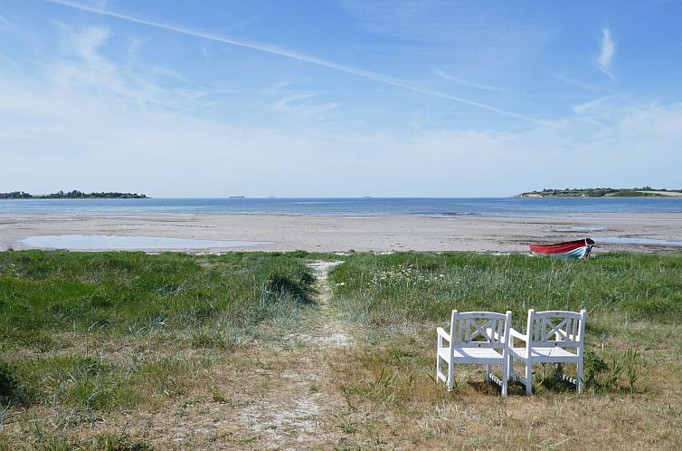 Vakantiehuis "Sazur" - 75m from the sea