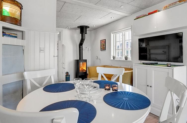 Vakantiehuis "Sazur" - 75m from the sea