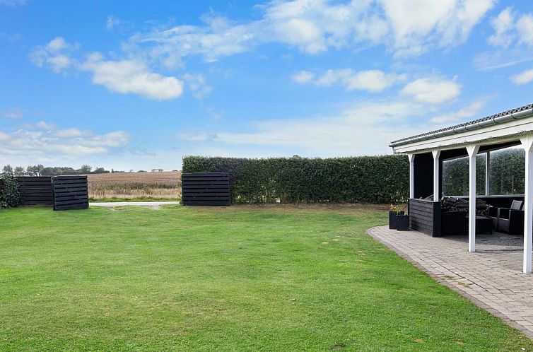 Vakantiehuis "Rolfkarl" - 250m from the sea