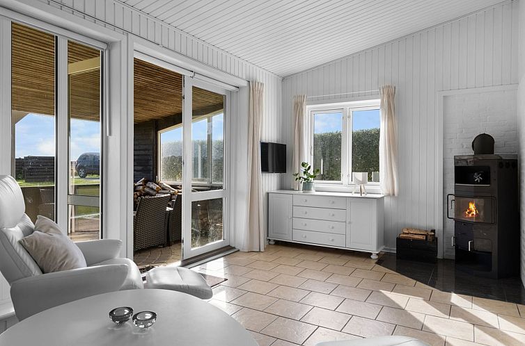 Vakantiehuis "Rolfkarl" - 250m from the sea