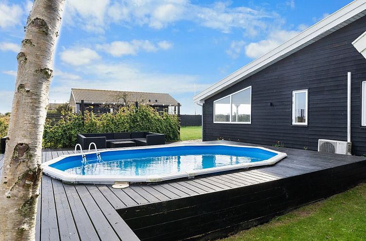 Vakantiehuis "Rolfkarl" - 250m from the sea