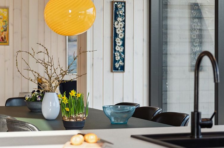 Vakantiehuis "Viveke" - 10m from the sea