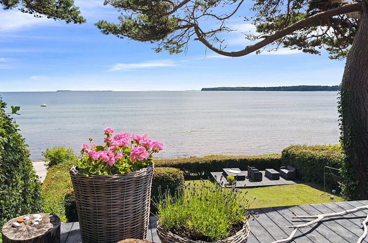 Vakantiehuis "Sten" - 30m from the sea