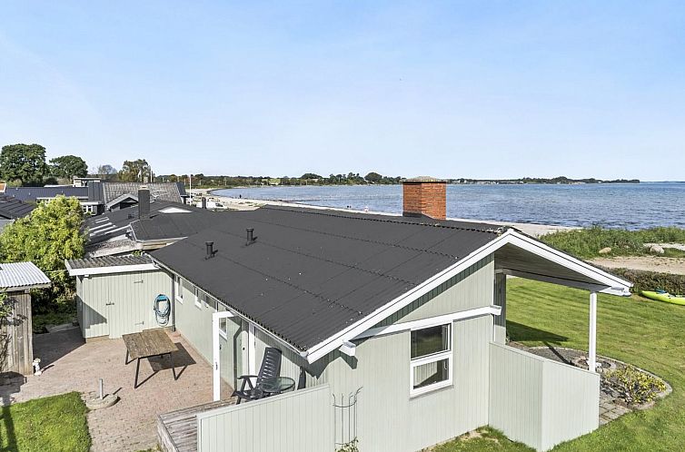 Vakantiehuis "Assarina" - 15m from the sea