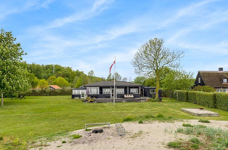 Vakantiehuis "Fin" - 150m from the sea