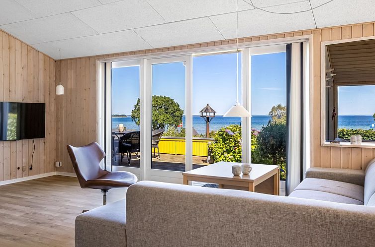 Vakantiehuis "Ephra" - 150m from the sea