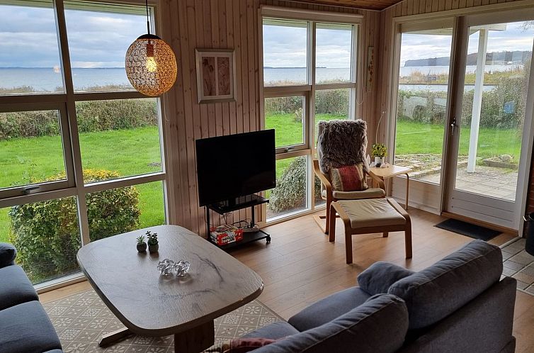 Vakantiehuis "Assarina" - 15m from the sea