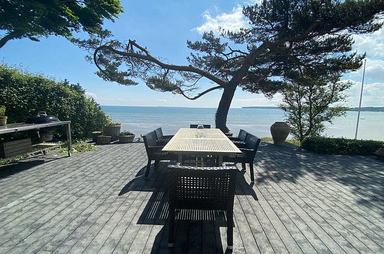 Vakantiehuis "Sten" - 30m from the sea