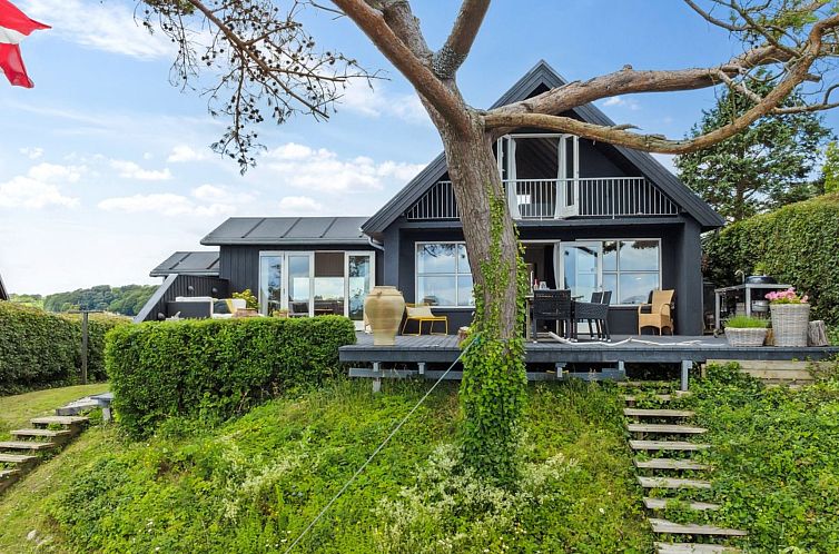 Vakantiehuis "Sten" - 30m from the sea