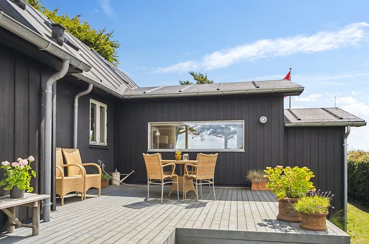 Vakantiehuis "Sten" - 30m from the sea