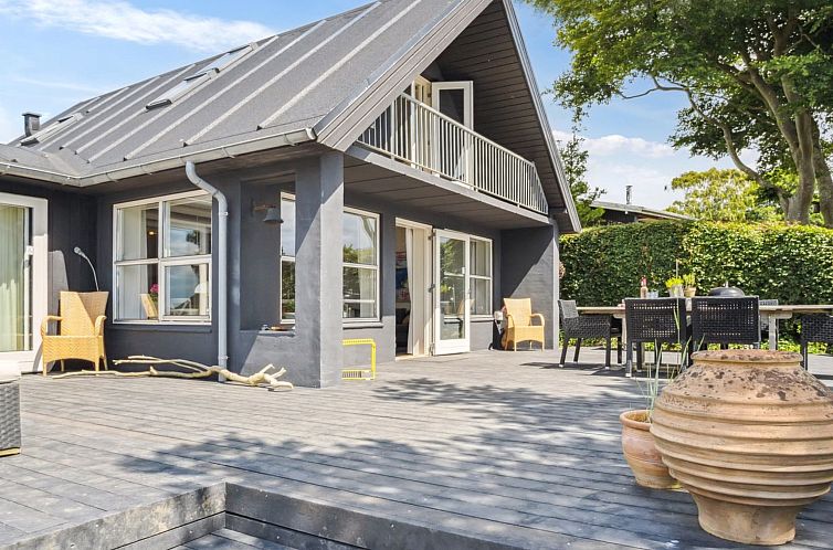 Vakantiehuis "Sten" - 30m from the sea