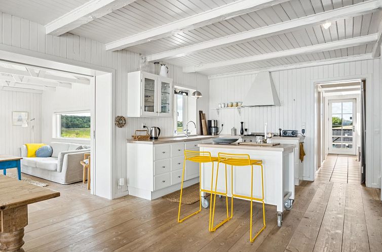 Vakantiehuis "Sten" - 30m from the sea