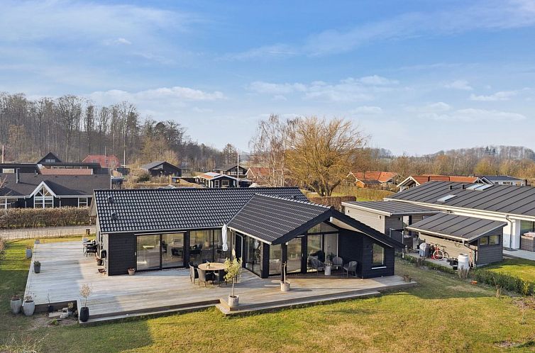 Vakantiehuis "Viveke" - 10m from the sea