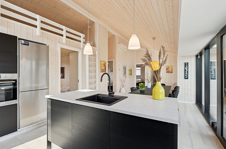 Vakantiehuis "Viveke" - 10m from the sea