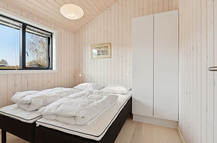 Vakantiehuis "Viveke" - 10m from the sea