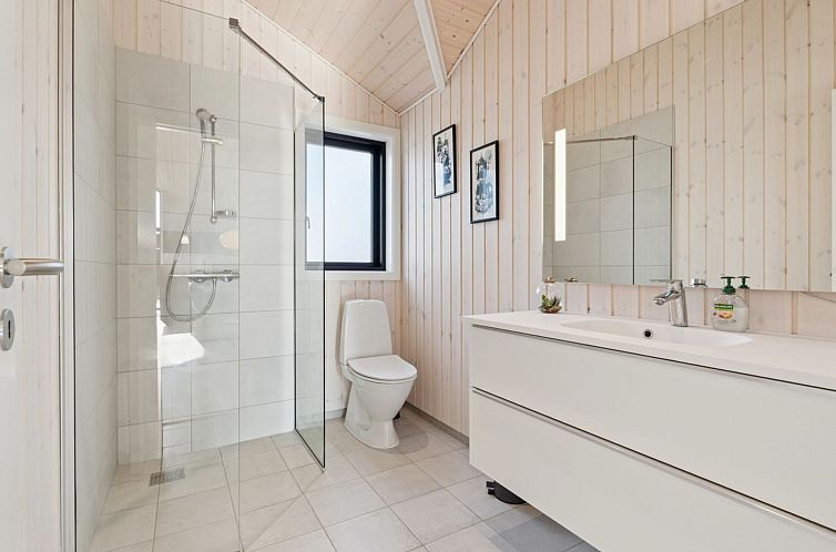 Vakantiehuis "Viveke" - 10m from the sea