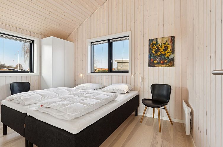 Vakantiehuis "Viveke" - 10m from the sea