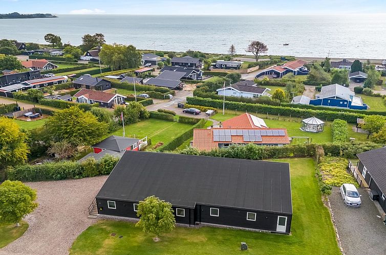 Vakantiehuis "Fin" - 150m from the sea