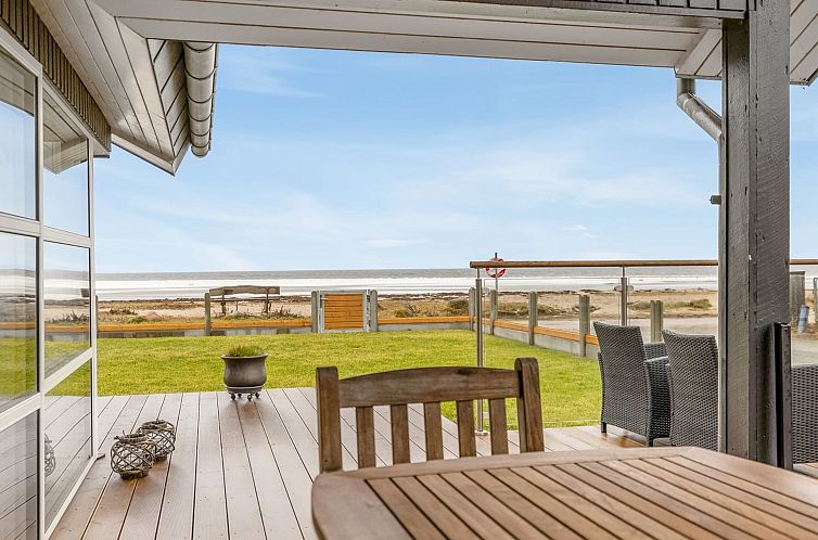 Vakantiehuis "Ioar" - 10m from the sea