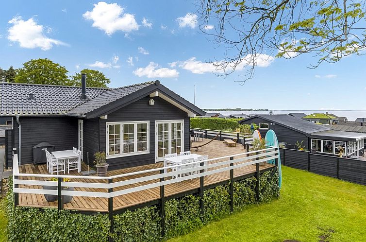 Vakantiehuis "Marlien" - 65m from the sea