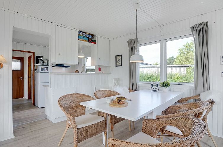 Vakantiehuis "Amilla" - 150m from the sea