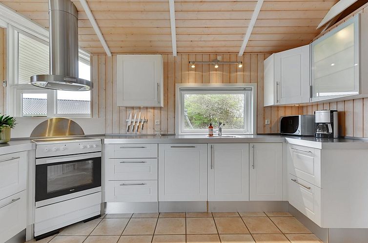 Vakantiehuis "Amilla" - 150m from the sea