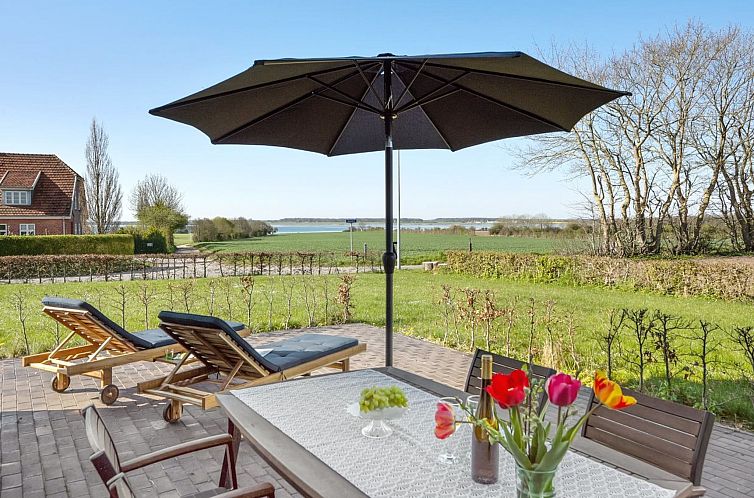 Vakantiehuis "Ermelinda" - 900m to the fjord