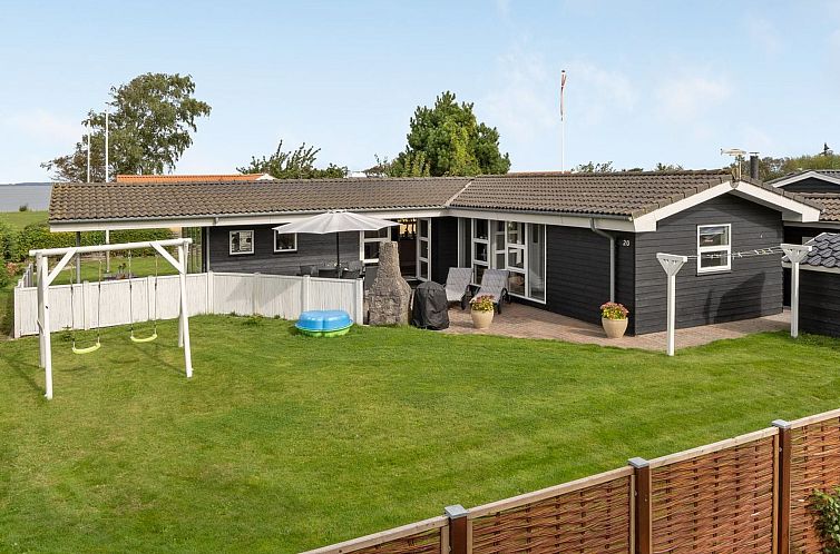 Vakantiehuis "Gull" - 150m from the sea