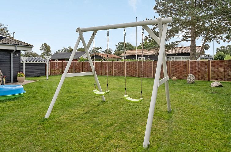 Vakantiehuis "Gull" - 150m from the sea