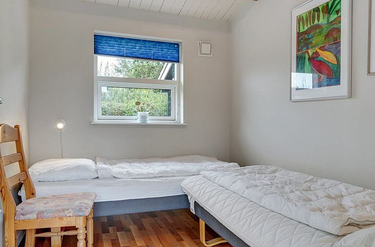 Vakantiehuis "Gull" - 150m from the sea