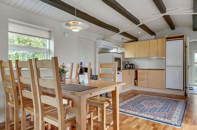 Vakantiehuis "Gull" - 150m from the sea